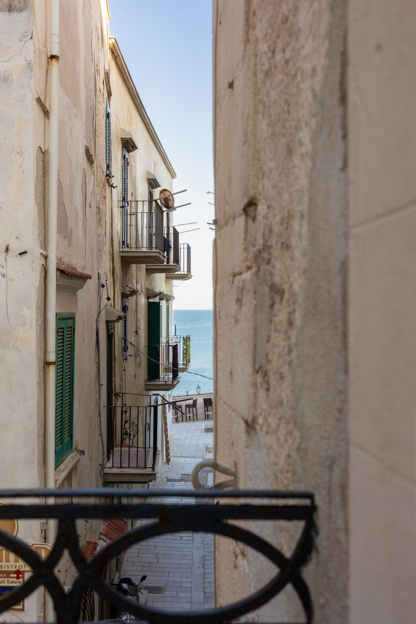 Donna Veneranda Bed and Breakfast Βιέστε Εξωτερικό φωτογραφία